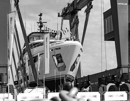 CUSTOM LINE NAVETTA 35 - FIRST HULL LAUNCHED