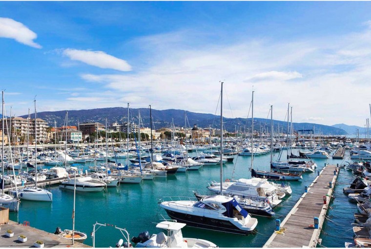 Marina Calata Ovest-Chiavari 12m