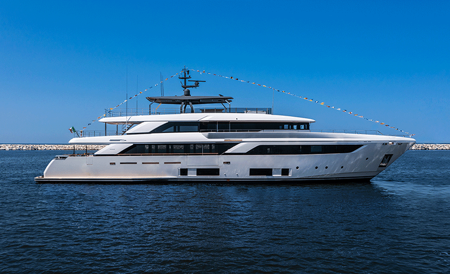 The tenth Custom Line Navetta 42conquers the sea