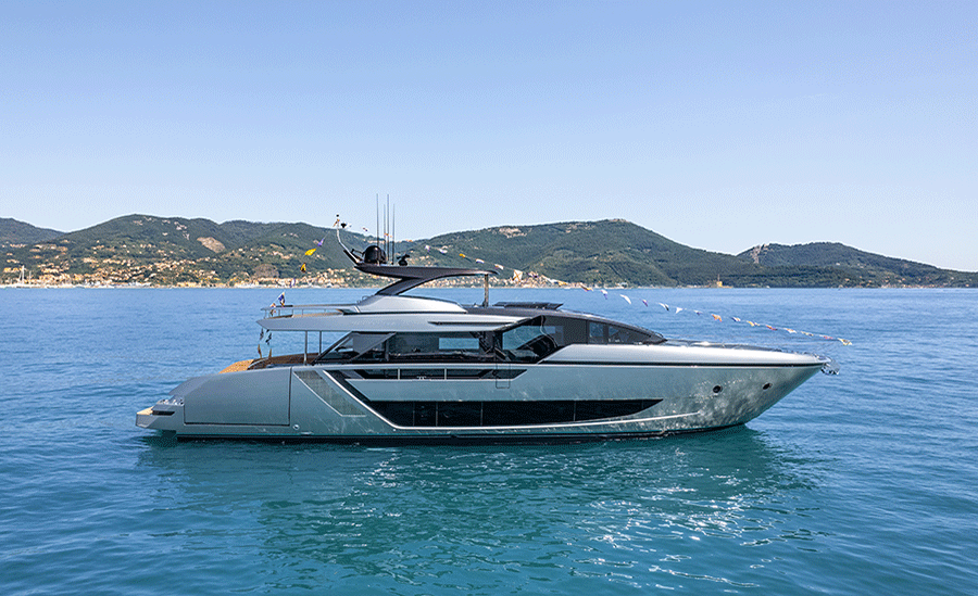 New Riva 82 Diva the flybridge with endless body