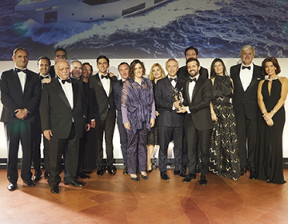 Custom Line Navetta 33 "Telli" wins International Yacht World 'Oscar'